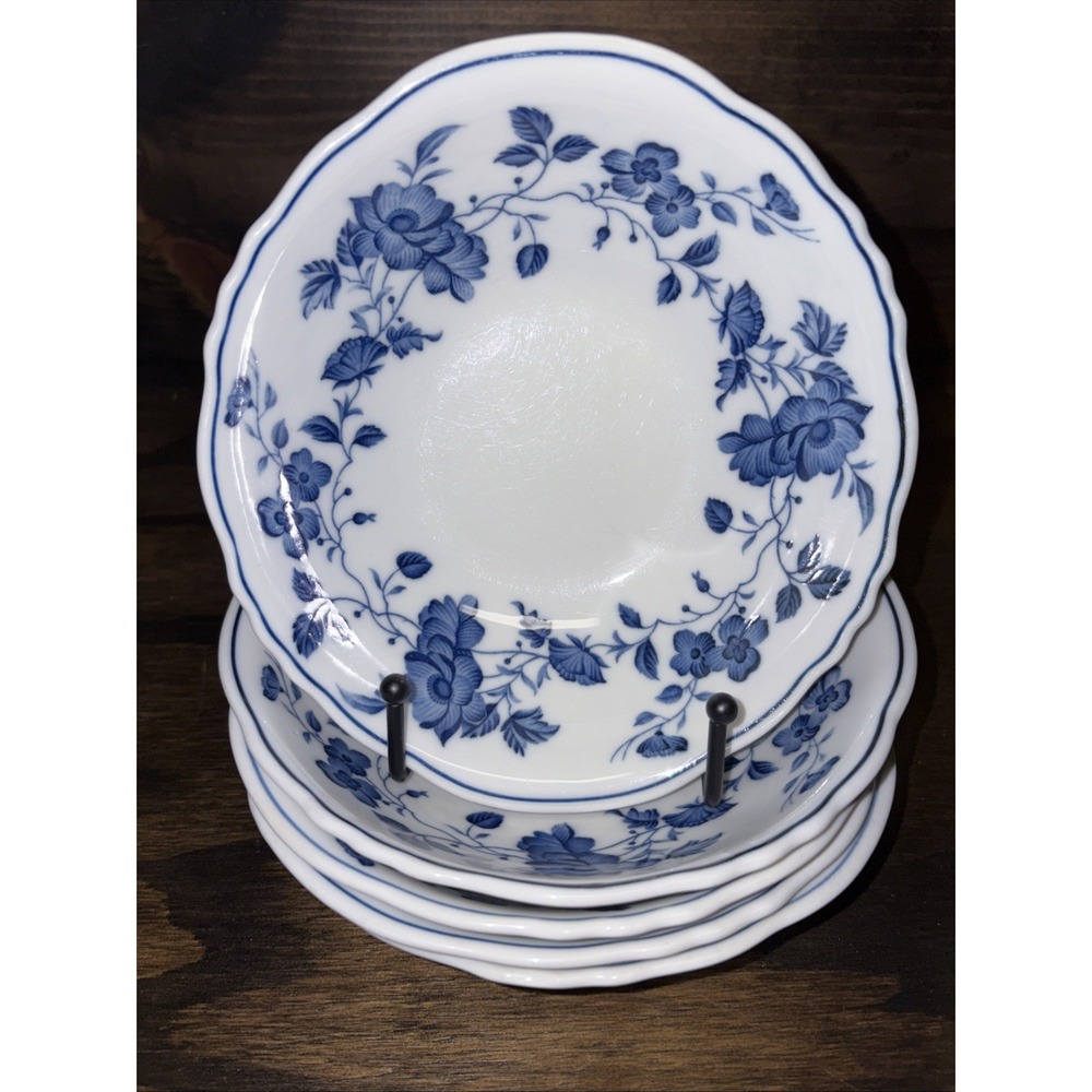 Set Of 5 Vintage Royal Meissen Porcelain Bowls. 1970´s
